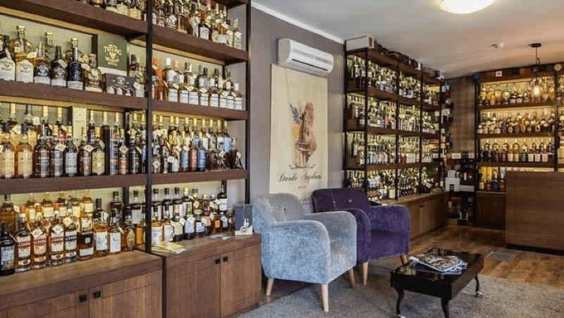 The Whisky Shop & Bar by Duoklė Angelams, bar w Wilnie