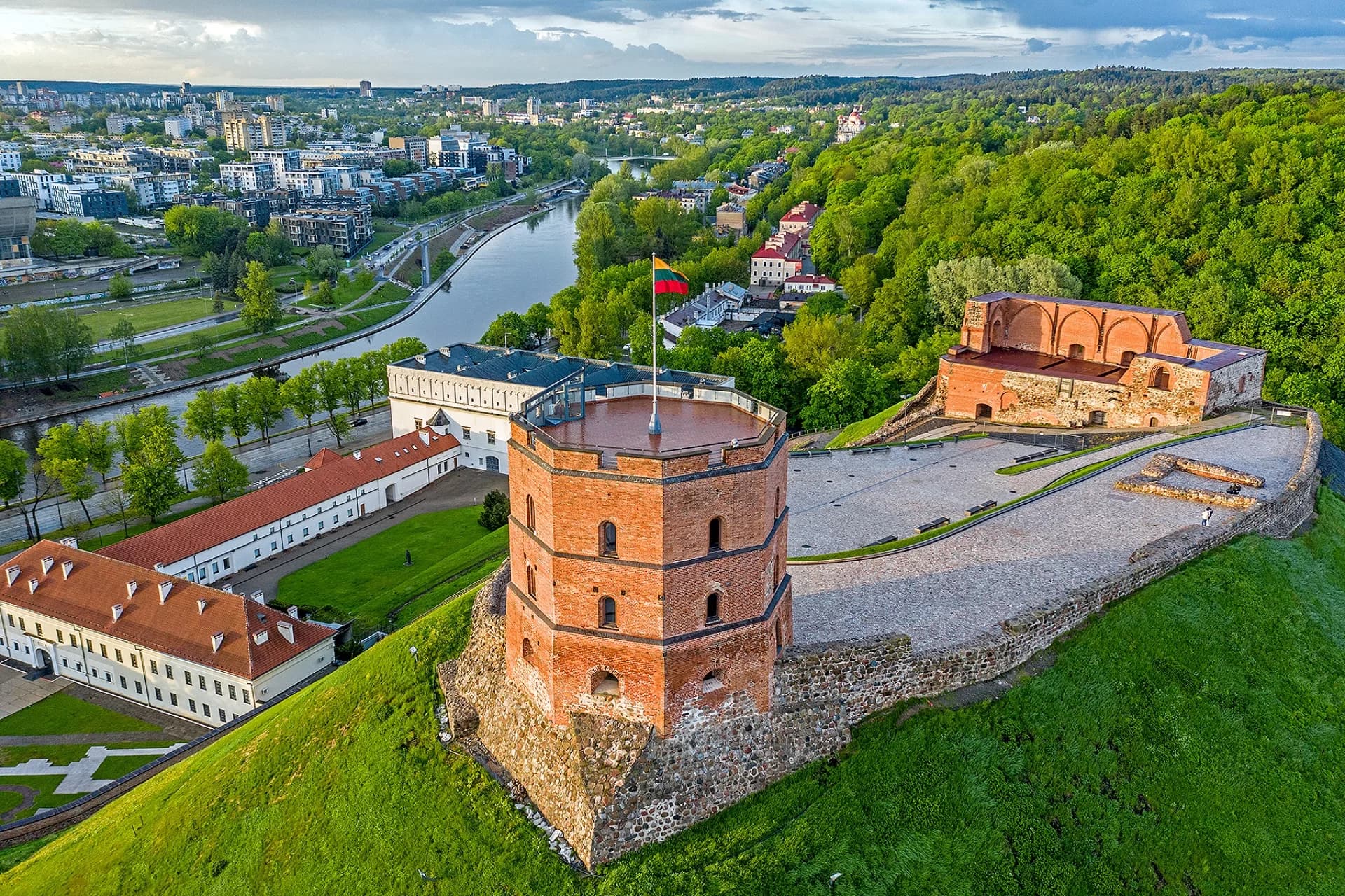 Gediminas Castle, Attractions Vilniuje