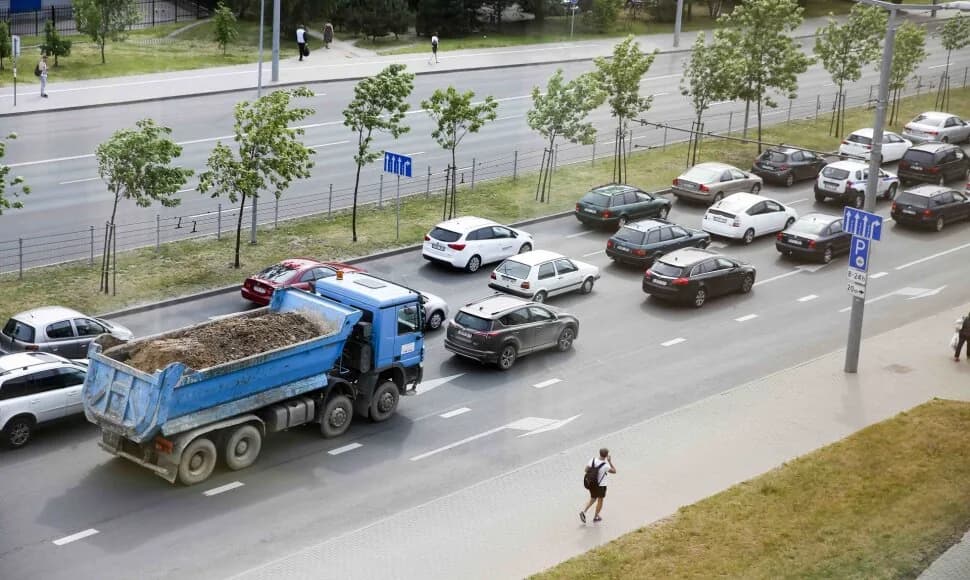 Vilnius iki 2030-ųjų planuoja 18 proc. sumažinti automobilių nuvažiuojamą atstumą, Vilniaus naujienos