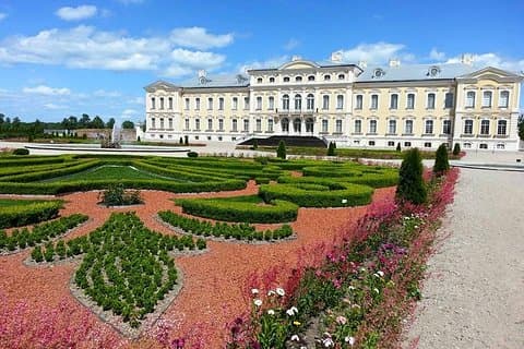 Полнодневный тур на Гору Крестов и в Рундальский дворец в Латвии из Вильнюса, pramoga Vilniuje