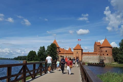 Visite du parc commémoratif de Ponary, de la colline des Anges et du château de Trakai, pramoga Vilniuje