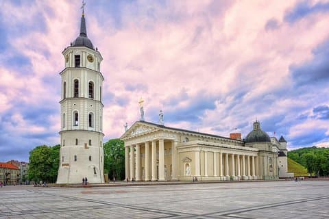 Vilnius–Ryga apžvalginis autobusas, pramoga Vilniuje