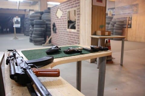 Стрельба на полигоне в Вильнюсе из военного оружия, pramoga Vilniuje