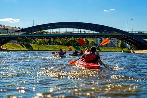 Location Kayak Vilnius sur la rivière Neris avec vue sur la ville, pramoga Vilniuje
