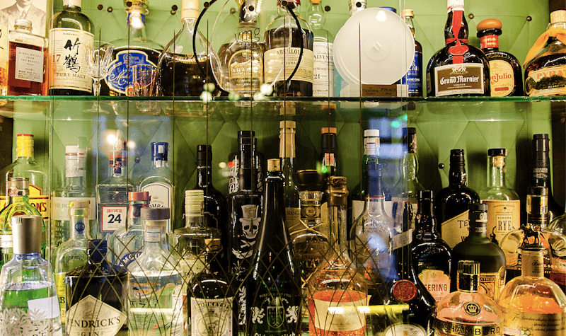 Лучшие коктейль-бары Вильнюса: куда пойти, что выбрать и как провести вечер в городе